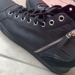 MENS LOUIS VUITTON SNEAKER BLK SIZE 12